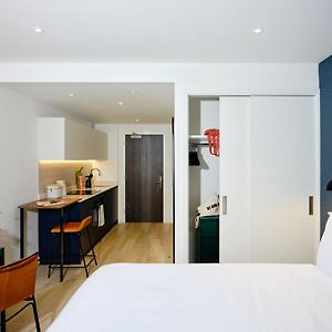 Roomy Studio Twin